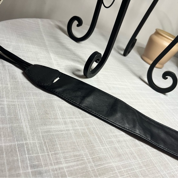 Black and White Patterned Women's Belt - Picture 5 of 9